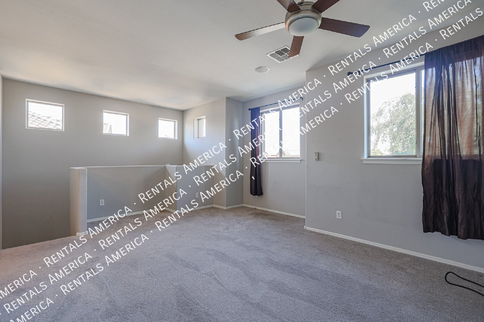 Beautiful 3 Bedroom with Loft and a Play Pool in great location! property image