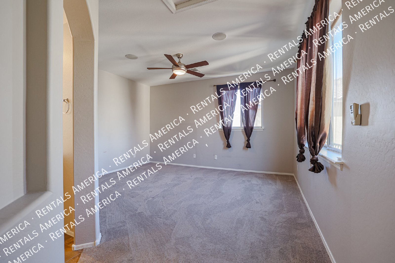 Beautiful 3 Bedroom with Loft and a Play Pool in great location! property image
