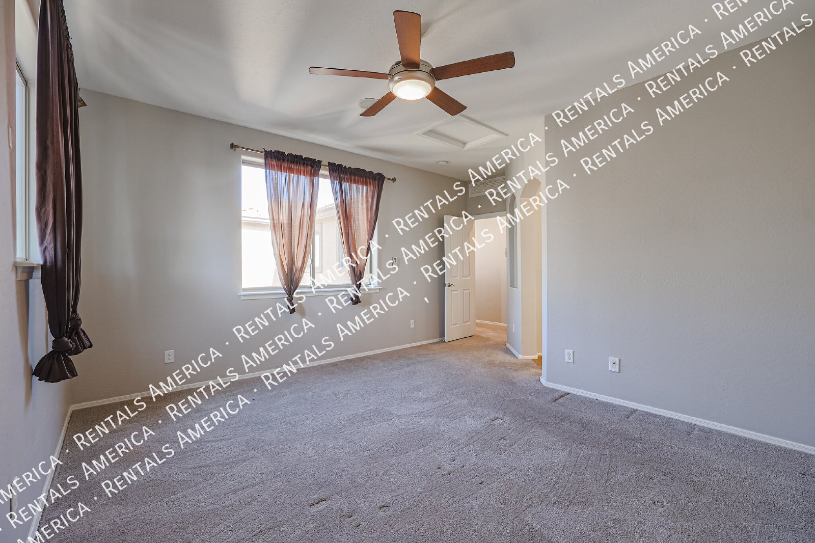 Beautiful 3 Bedroom with Loft and a Play Pool in great location! property image