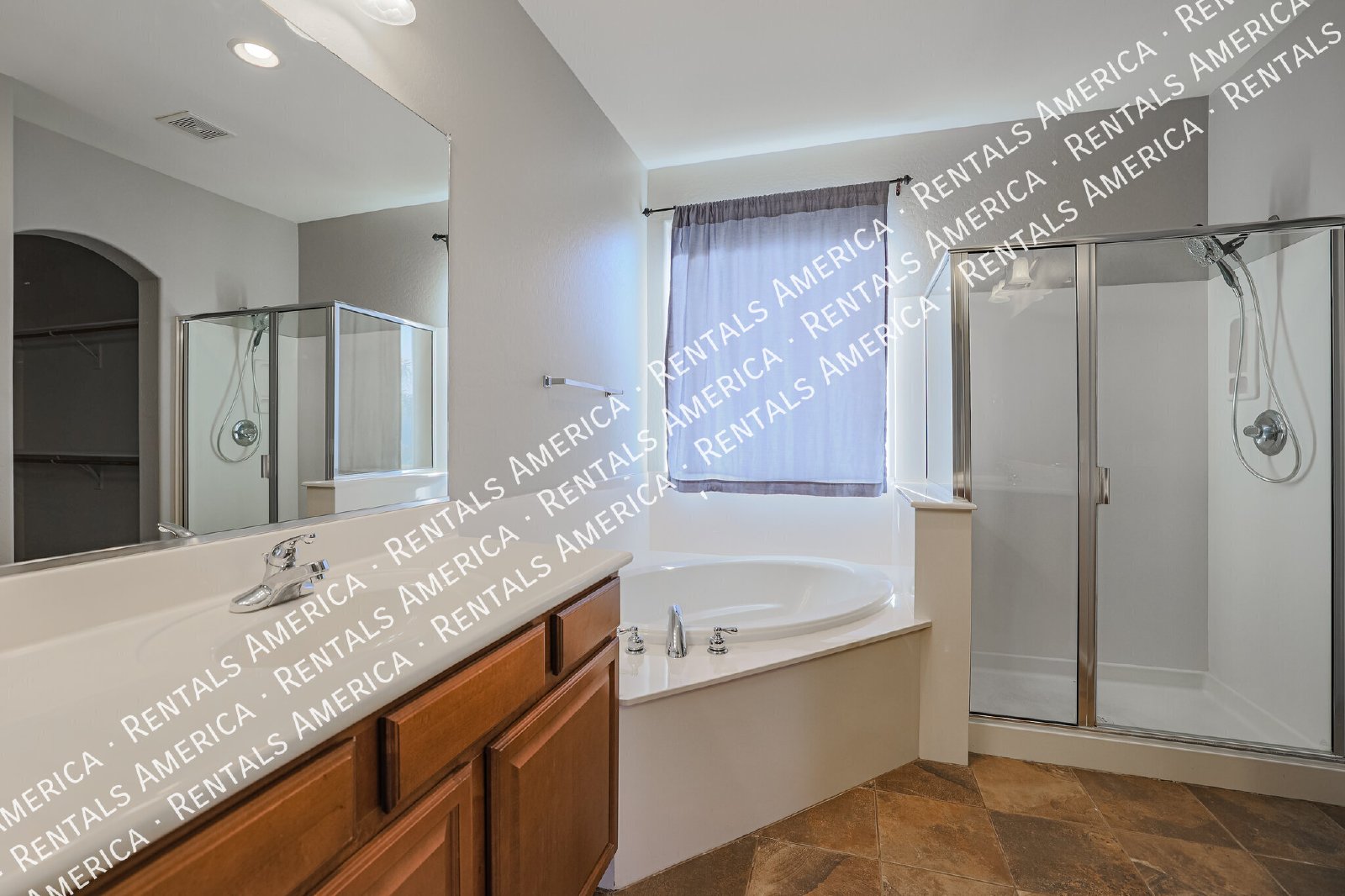 Beautiful 3 Bedroom with Loft and a Play Pool in great location! property image