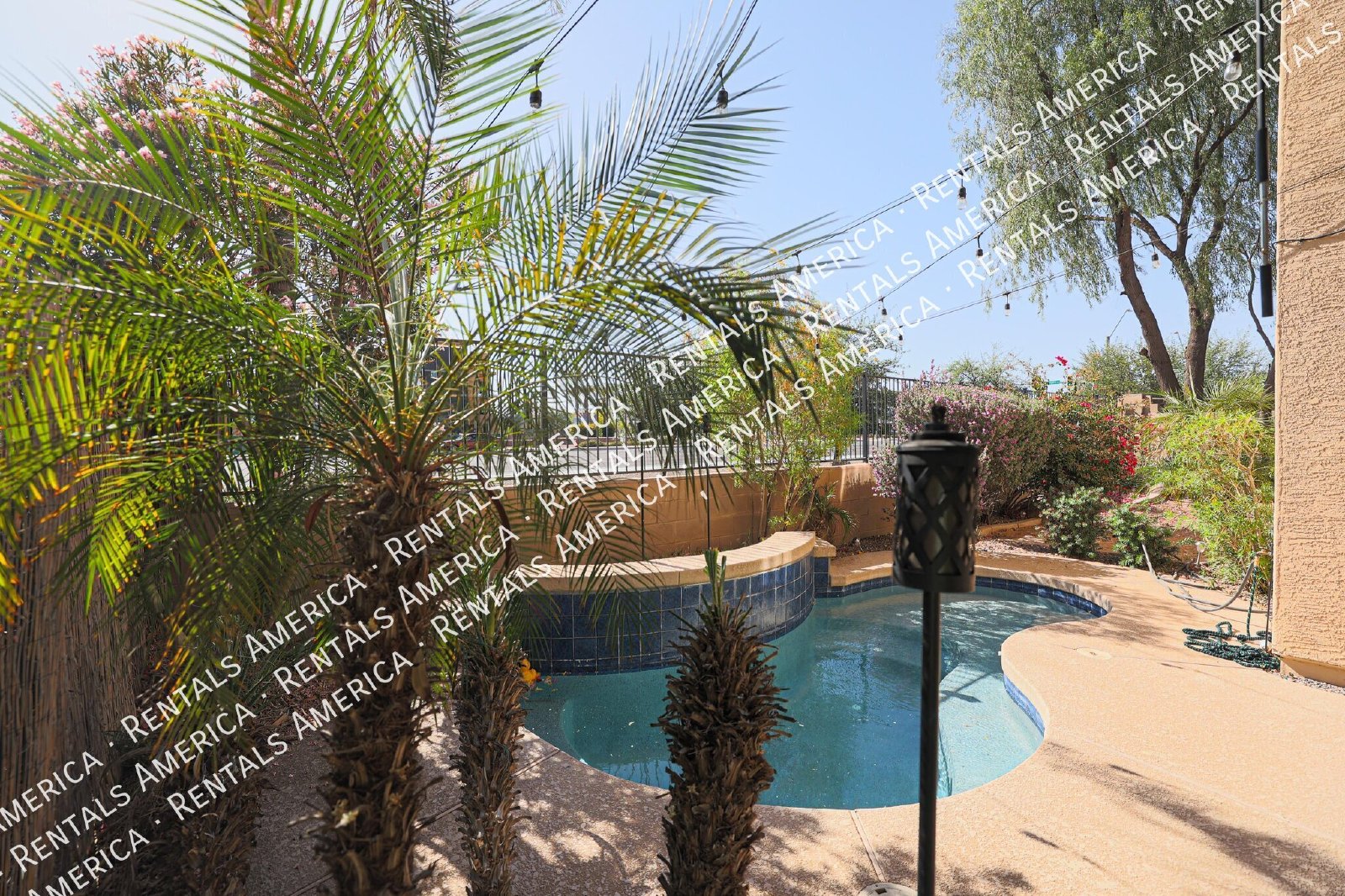 Beautiful 3 Bedroom with Loft and a Play Pool in great location! property image