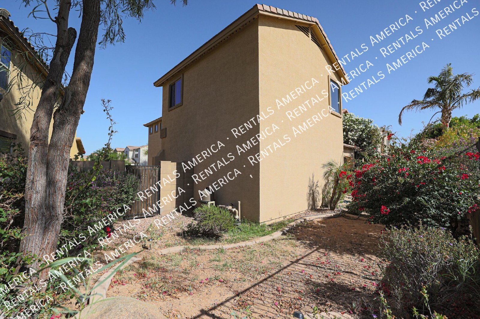 Beautiful 3 Bedroom with Loft and a Play Pool in great location! property image