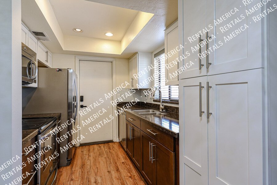 $500 RENT CREDIT SIGN BY SEPTEMBER 20! property image