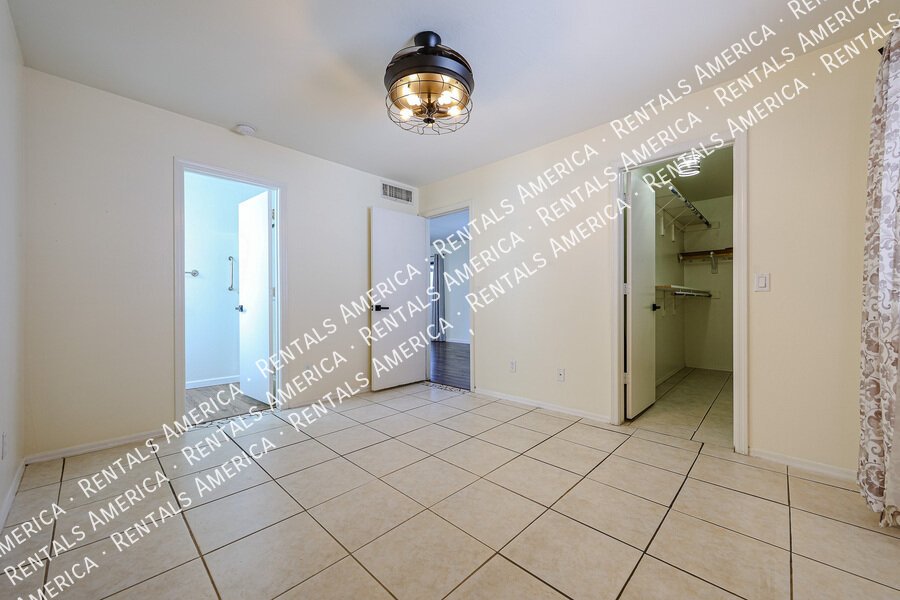 $500 RENT CREDIT SIGN BY SEPTEMBER 20! property image