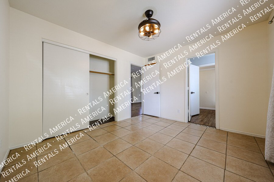$500 RENT CREDIT SIGN BY SEPTEMBER 20! property image