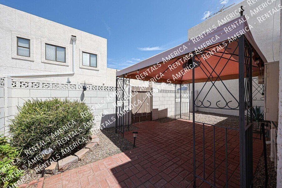 $500 RENT CREDIT SIGN BY SEPTEMBER 20! property image