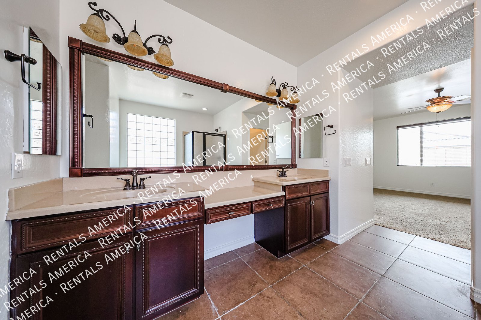 Stunning 5 Bed, 3 Bath Single-Level in Fulton Ranch property image