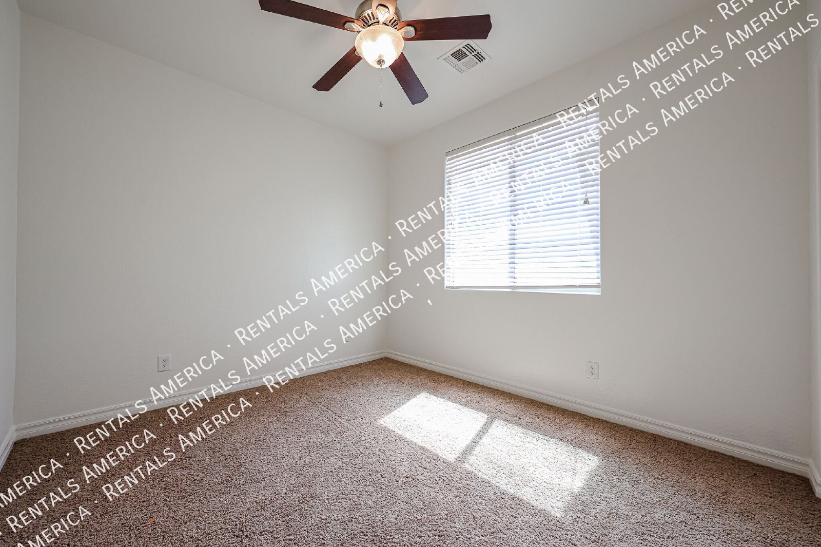 Stunning 5 Bed, 3 Bath Single-Level in Fulton Ranch property image