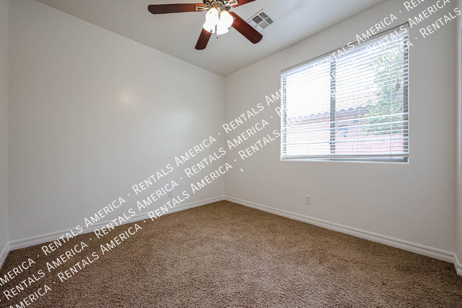 Stunning 5 Bed, 3 Bath Single-Level in Fulton Ranch property image