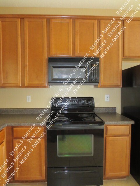 Perfect 3 bedroom 2.5 bathroom in Spectrum at Val Vista!!! property image