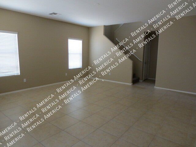 Perfect 3 bedroom 2.5 bathroom in Spectrum at Val Vista!!! property image