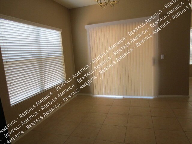 Perfect 3 bedroom 2.5 bathroom in Spectrum at Val Vista!!! property image