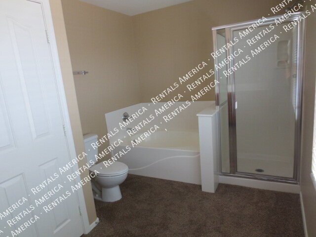Perfect 3 bedroom 2.5 bathroom in Spectrum at Val Vista!!! property image
