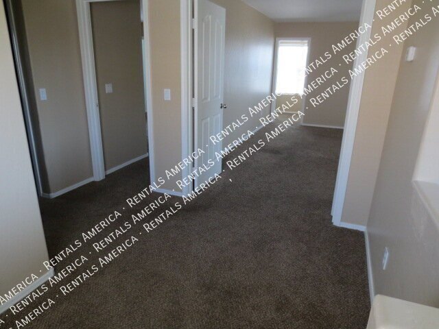 Perfect 3 bedroom 2.5 bathroom in Spectrum at Val Vista!!! property image