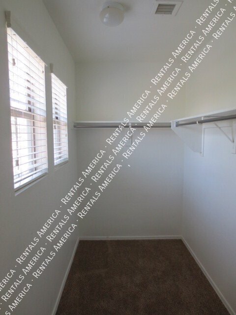 Perfect 3 bedroom 2.5 bathroom in Spectrum at Val Vista!!! property image