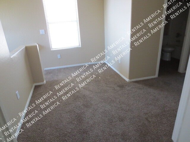 Perfect 3 bedroom 2.5 bathroom in Spectrum at Val Vista!!! property image