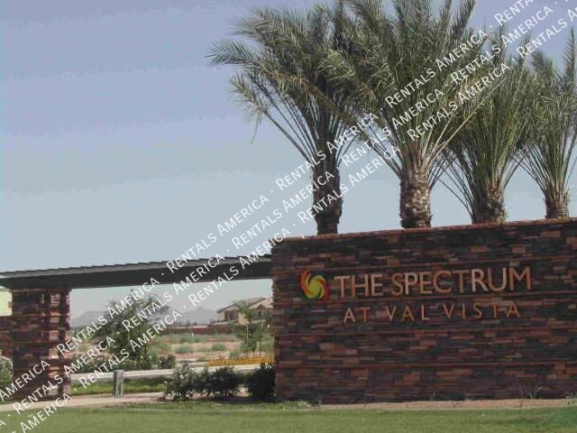 Perfect 3 bedroom 2.5 bathroom in Spectrum at Val Vista!!! property image