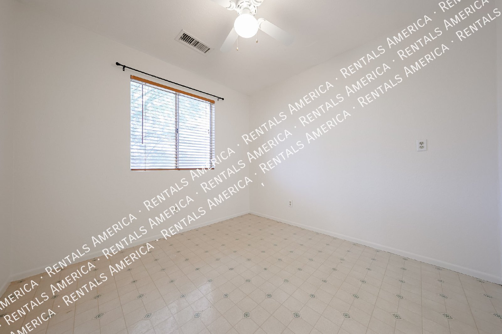 719 W Palomino Dr property image