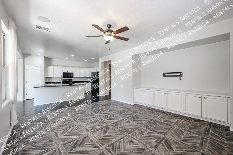 Beautiful Home in Lyons Gate property image