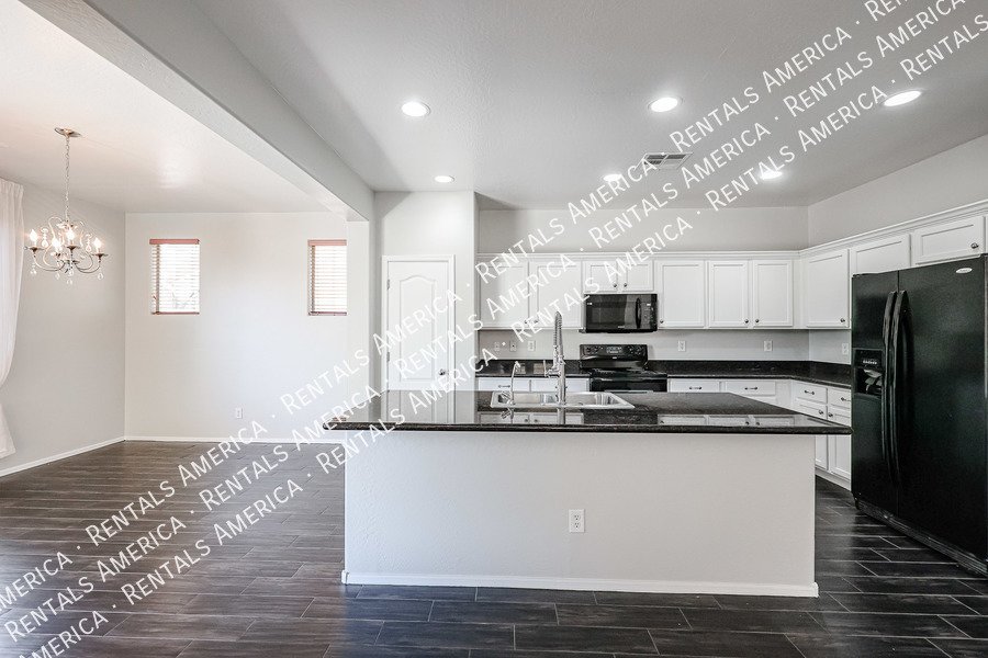 Beautiful Home in Lyons Gate property image