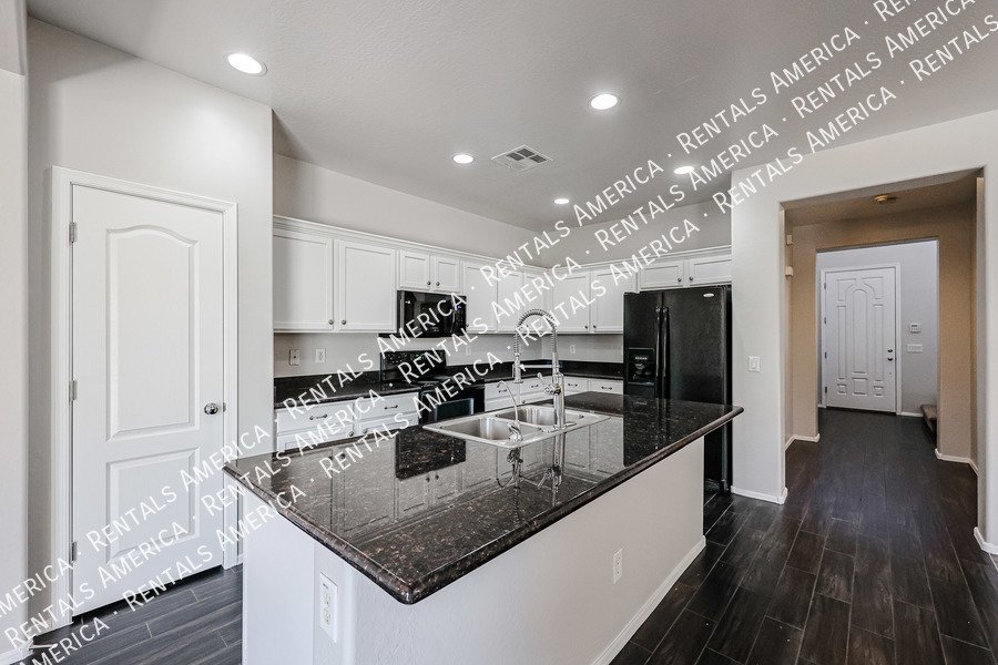 Beautiful Home in Lyons Gate property image