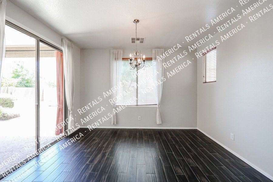 Beautiful Home in Lyons Gate property image