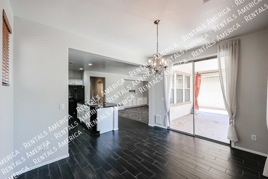 Beautiful Home in Lyons Gate property image
