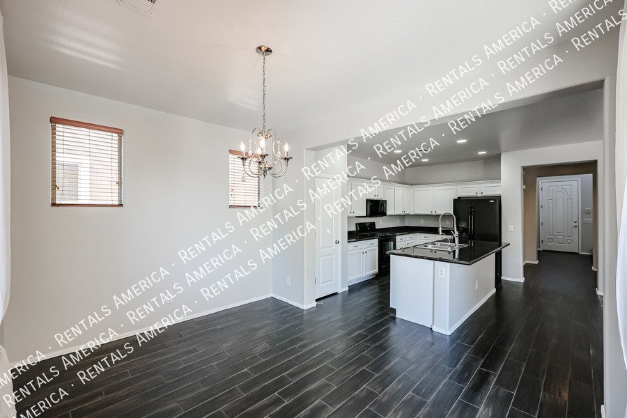 Beautiful Home in Lyons Gate property image