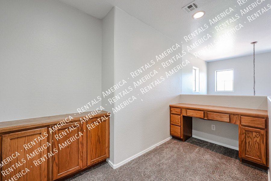 Beautiful Home in Lyons Gate property image