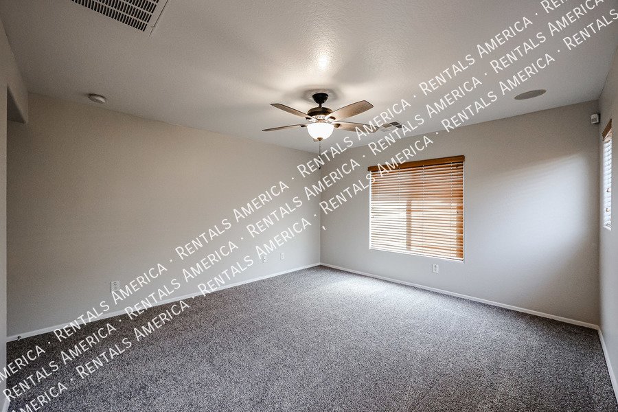 Beautiful Home in Lyons Gate property image
