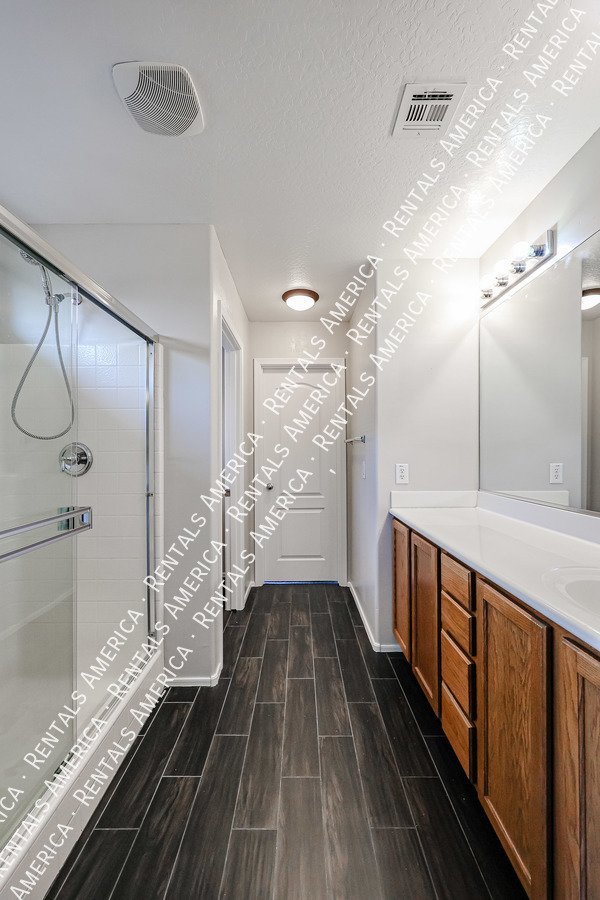 Beautiful Home in Lyons Gate property image