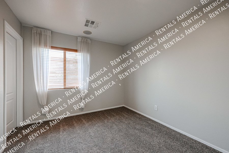 Beautiful Home in Lyons Gate property image
