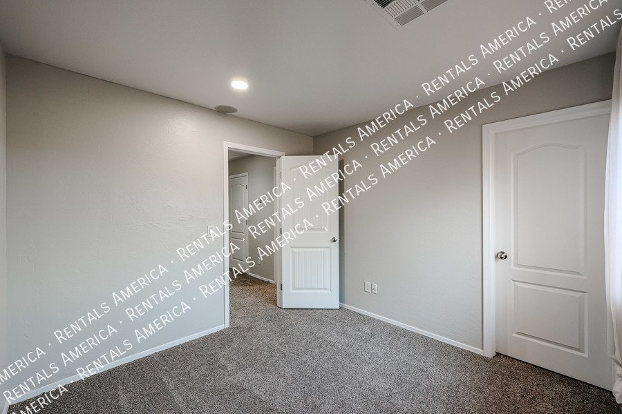 Beautiful Home in Lyons Gate property image