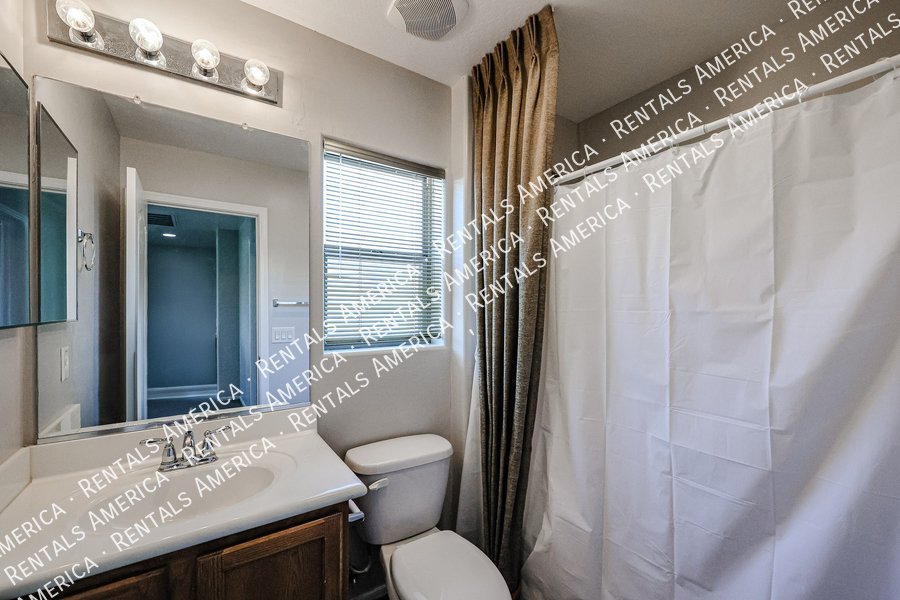 Beautiful Home in Lyons Gate property image