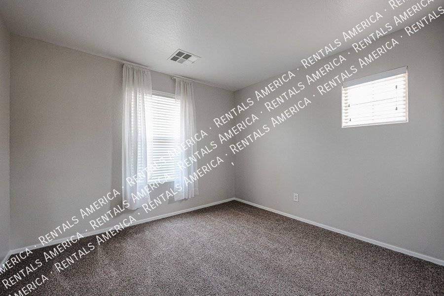 Beautiful Home in Lyons Gate property image