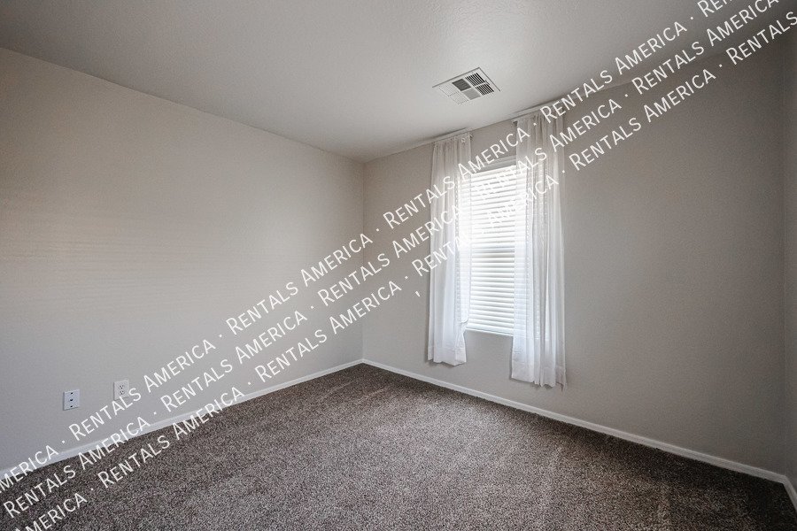 Beautiful Home in Lyons Gate property image