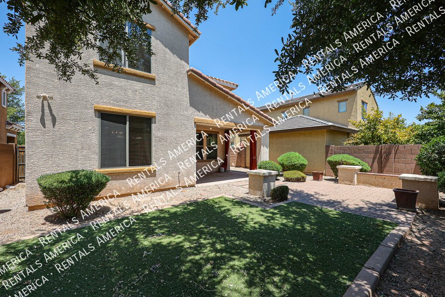 Beautiful Home in Lyons Gate property image
