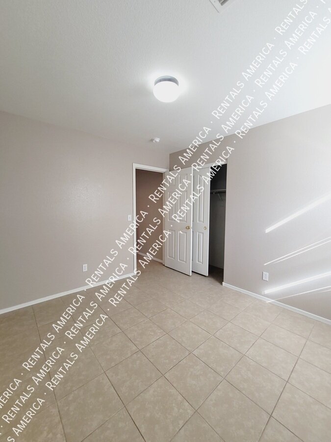 *Get 3 weeks free rent with a signed 12 month lease!* property image