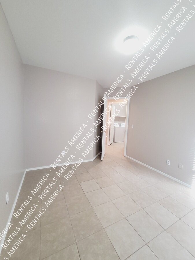 *Get 3 weeks free rent with a signed 12 month lease!* property image
