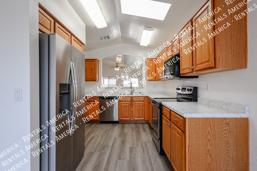 Coming Soon - 2 bed + den/office property image