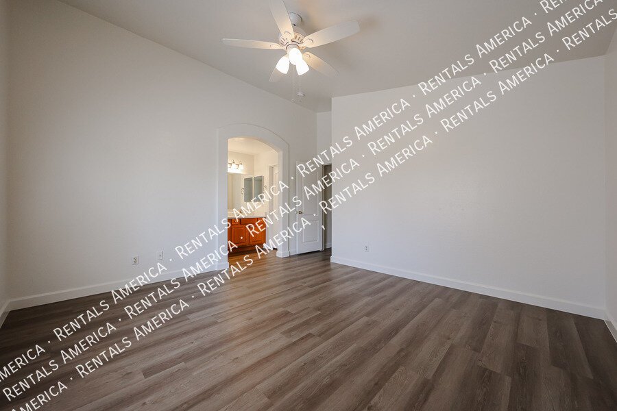 Coming Soon - 2 bed + den/office property image