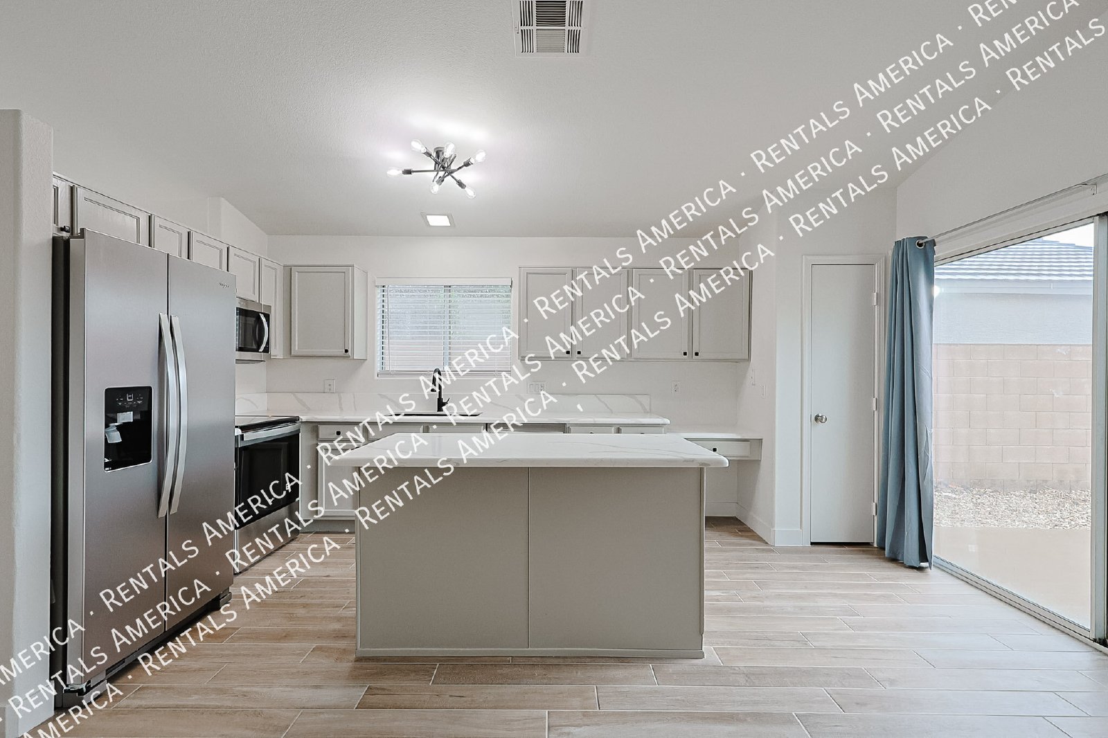 Nice 3 bed  - No HOA property image