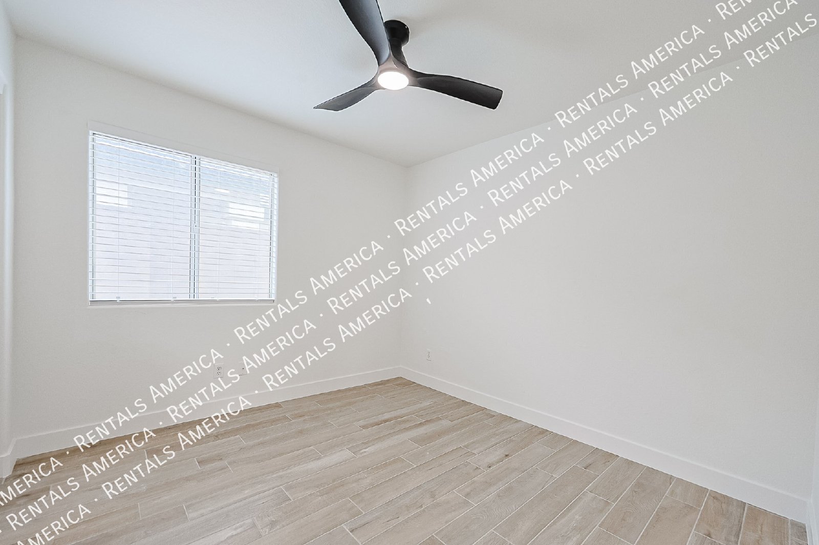 Nice 3 bed  - No HOA property image