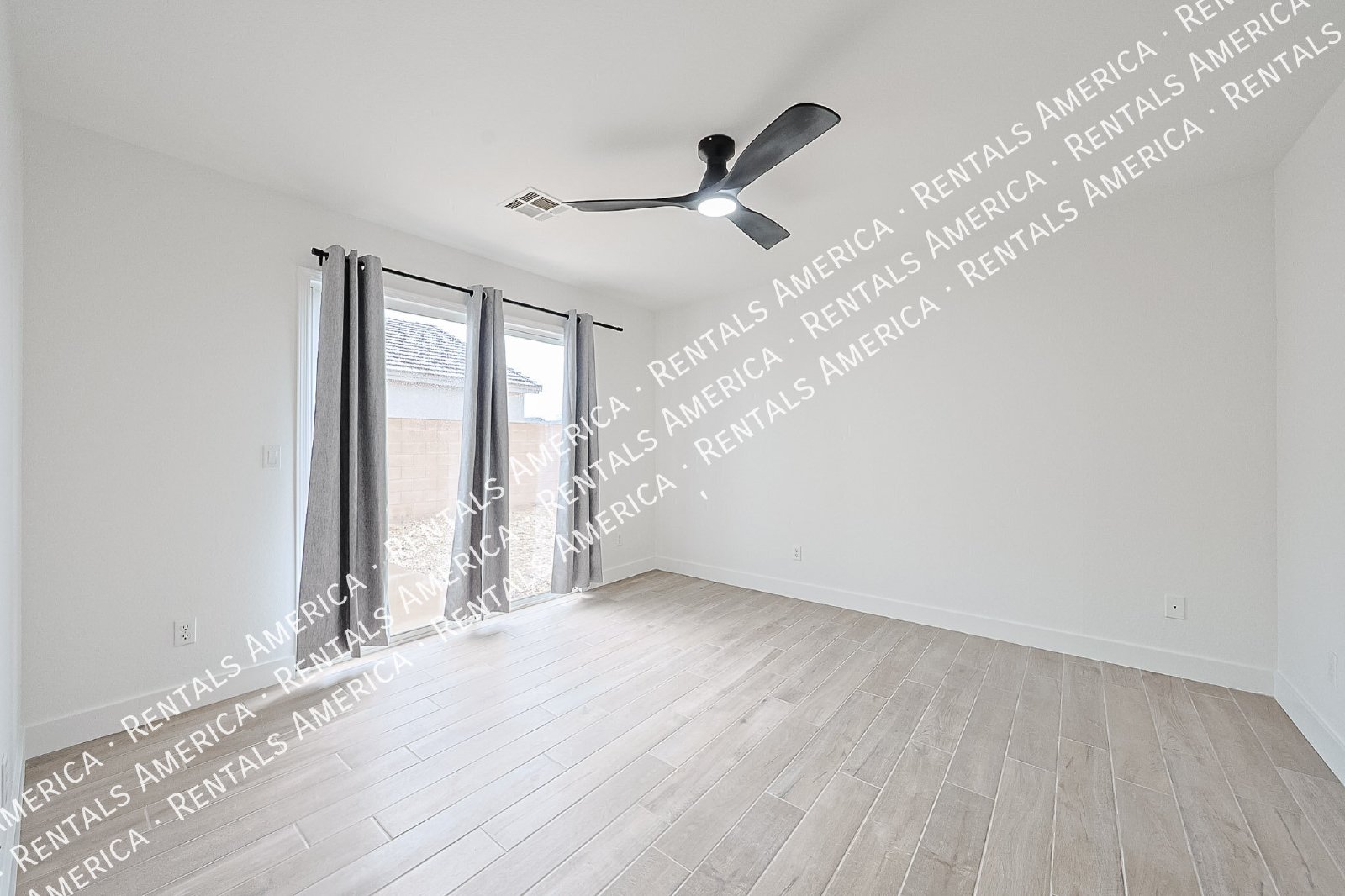 Nice 3 bed  - No HOA property image