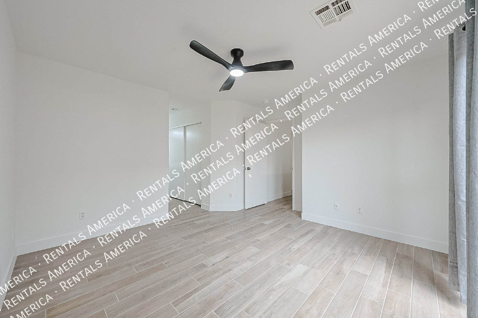 Nice 3 bed  - No HOA property image