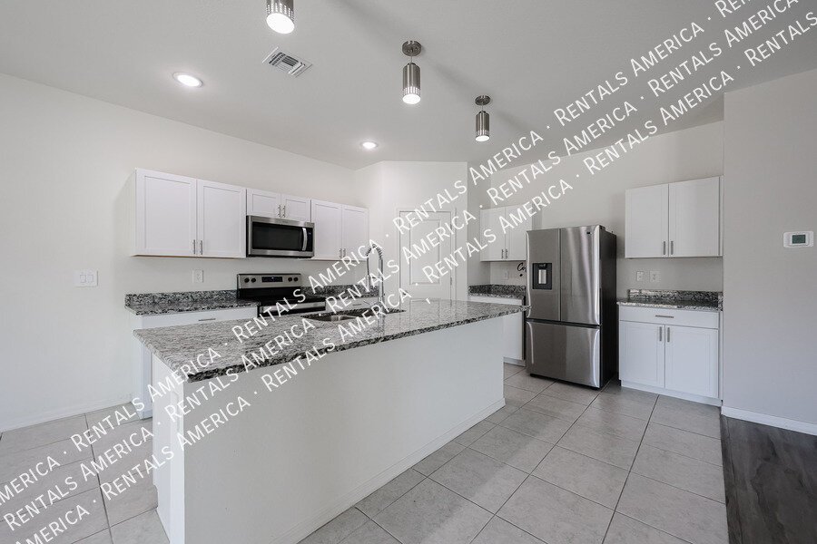 $500 RENT CREDIT  LIMITED TIME MOVE IN SPECIAL! property image