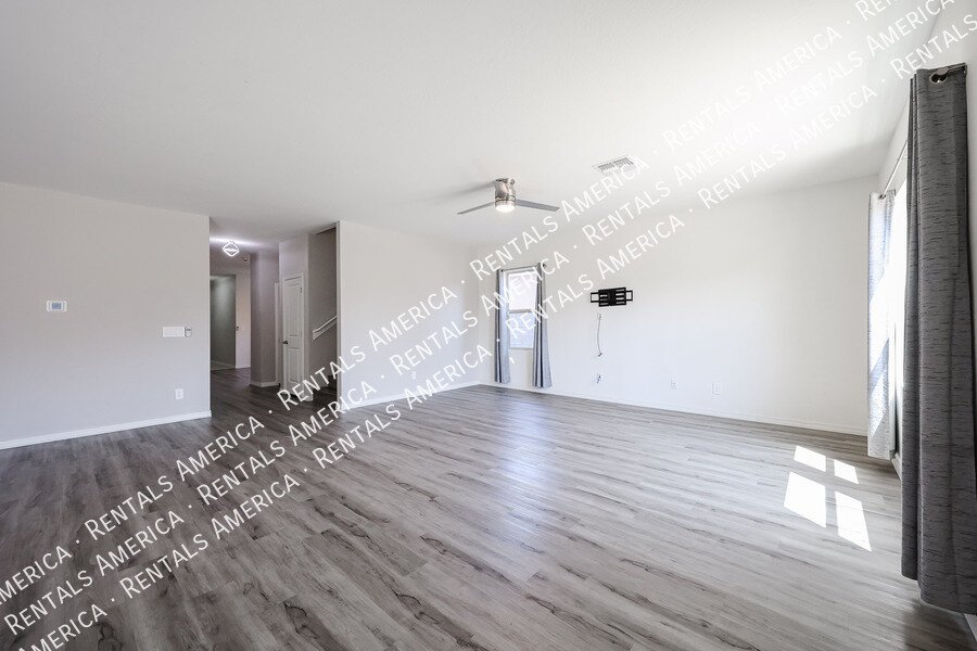 $500 RENT CREDIT  LIMITED TIME MOVE IN SPECIAL! property image