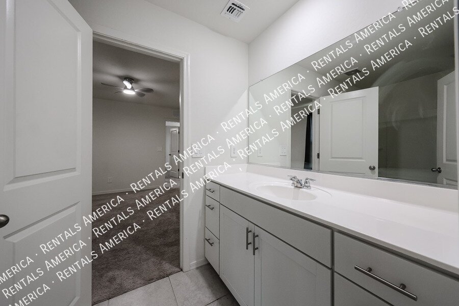 $500 RENT CREDIT  LIMITED TIME MOVE IN SPECIAL! property image