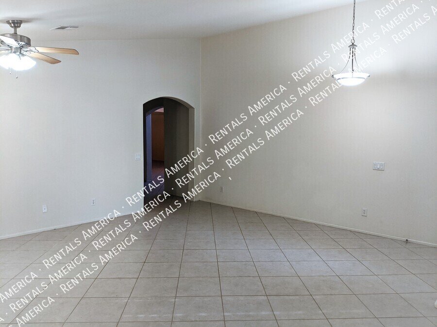 Spacious single story home! property image