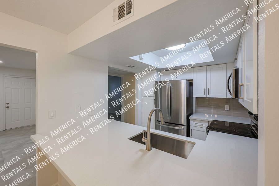 Upgraded 2 bed 2 bath condo in Mesa property image